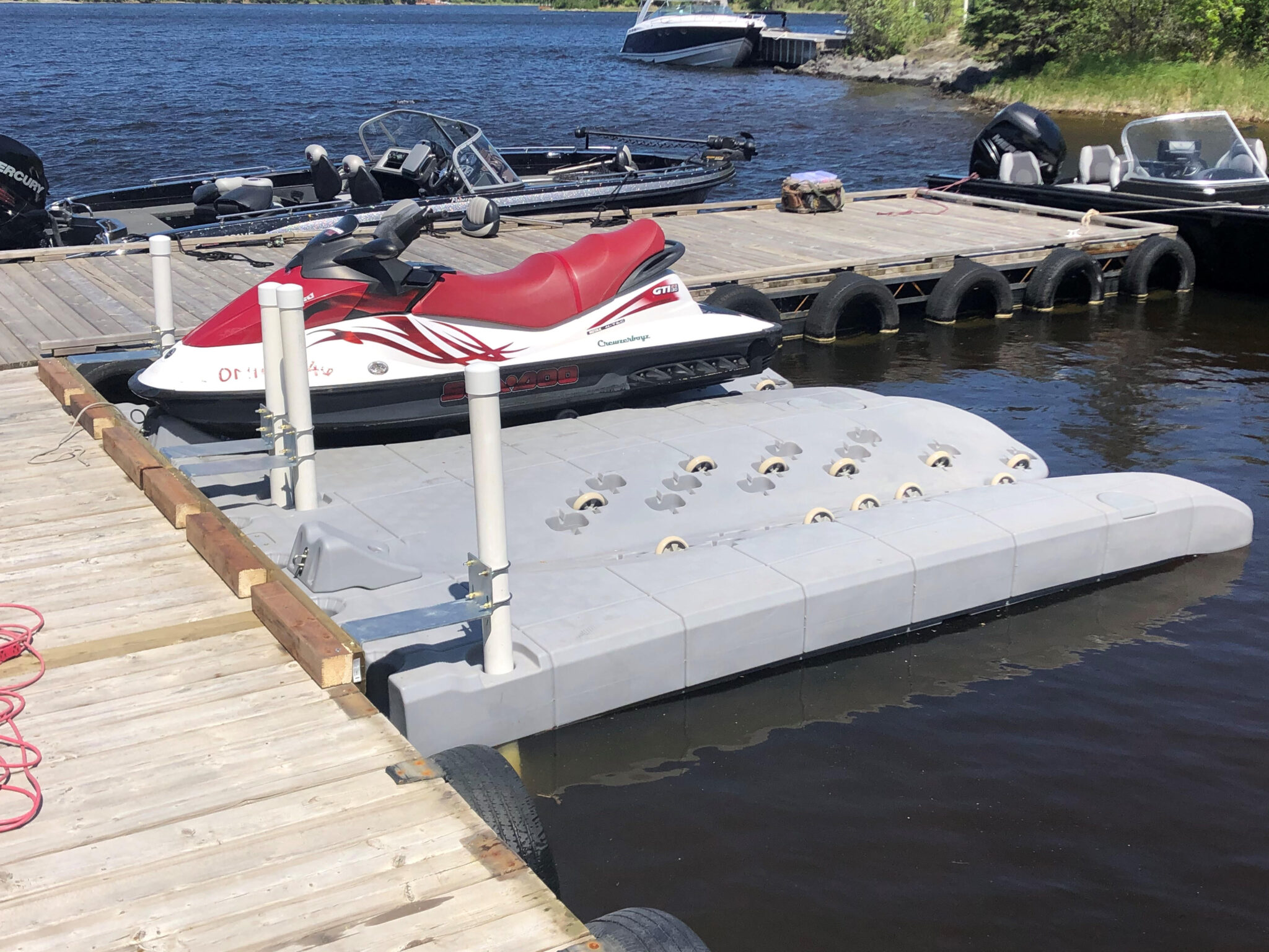 floating pads for boats